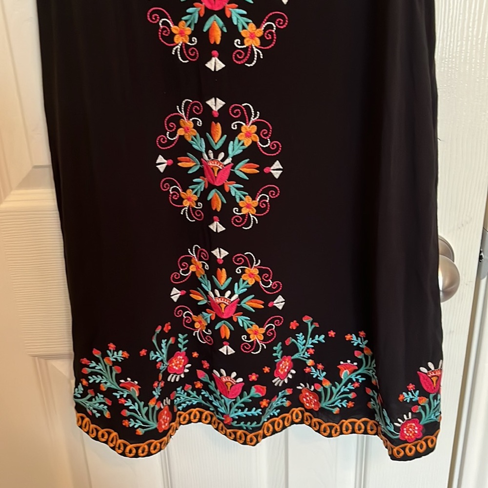 Savanna Jane Floral Embroidered Dress - Picture 3 of 9